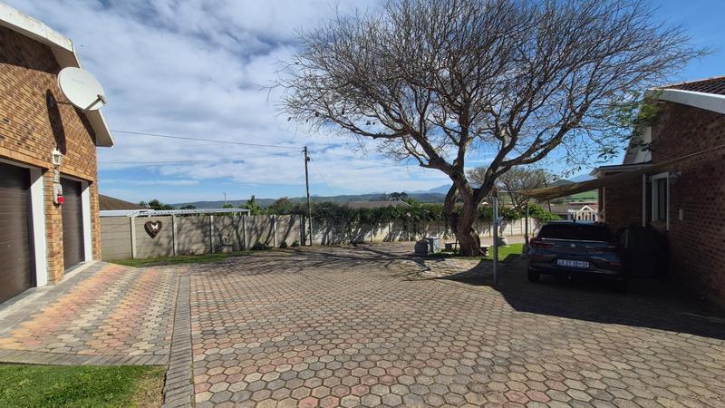 3 Bedroom Property for Sale in Fraaiuitsig Western Cape